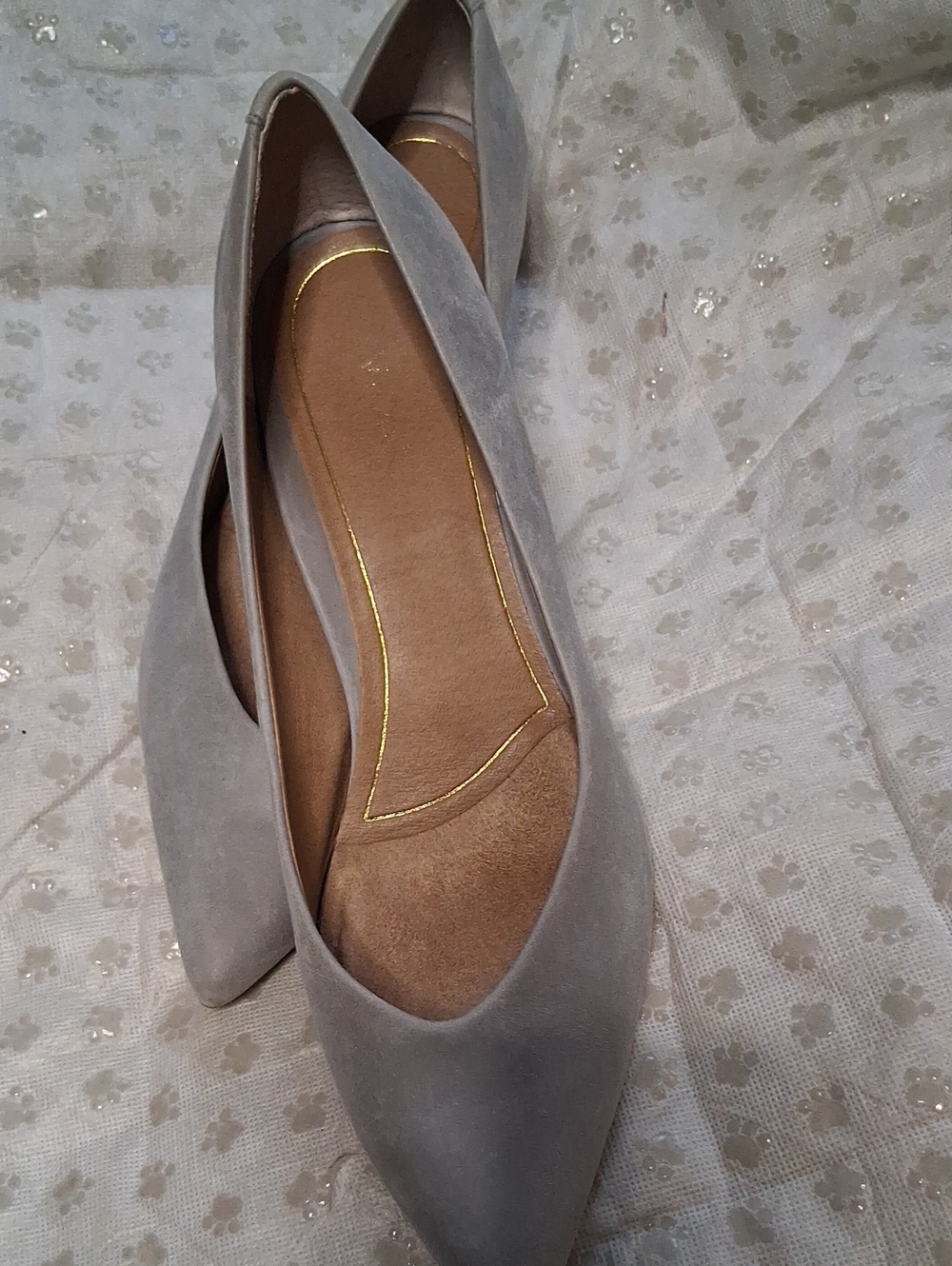 Vionic Gray Pointed Toe Suede Flats